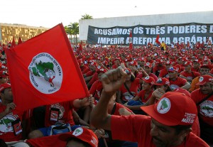 Brasília - Cerca de 18 mil militantes participam da marcha de encerramento do 5º Congresso do Movimento dos Trabalhadores Rurais Sem Terra (MST), Foto von  Agência Brasil